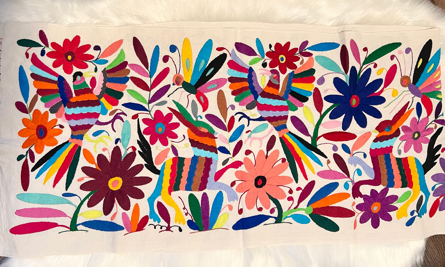 Otomí table runner