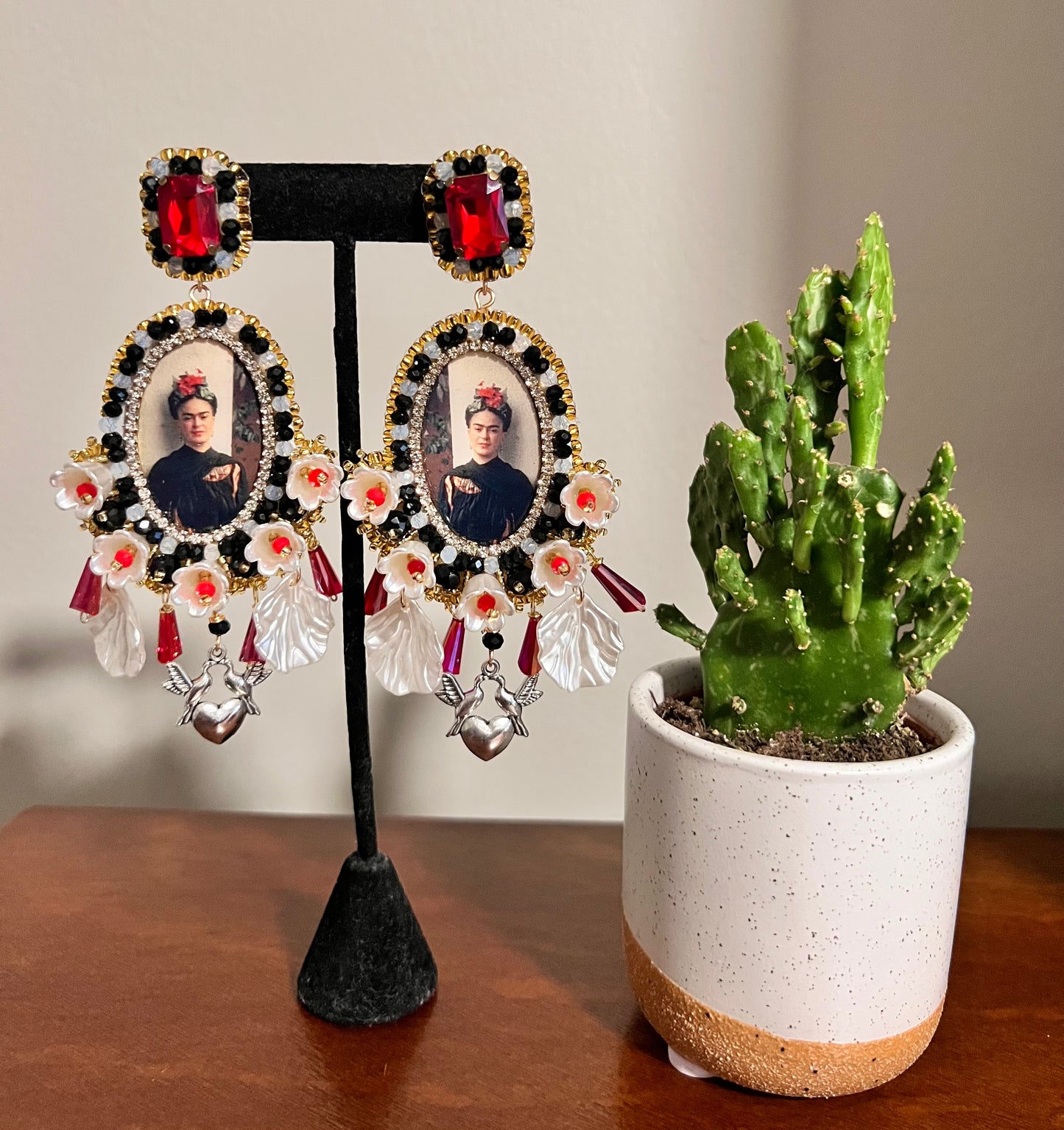 Frida earrings.